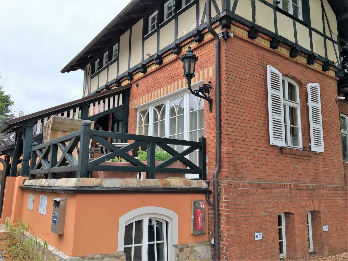 Yacht- , Und Reisemobilhafen "Historisches Faehrhaus" Wendenschloss Berlin Exteriör bild