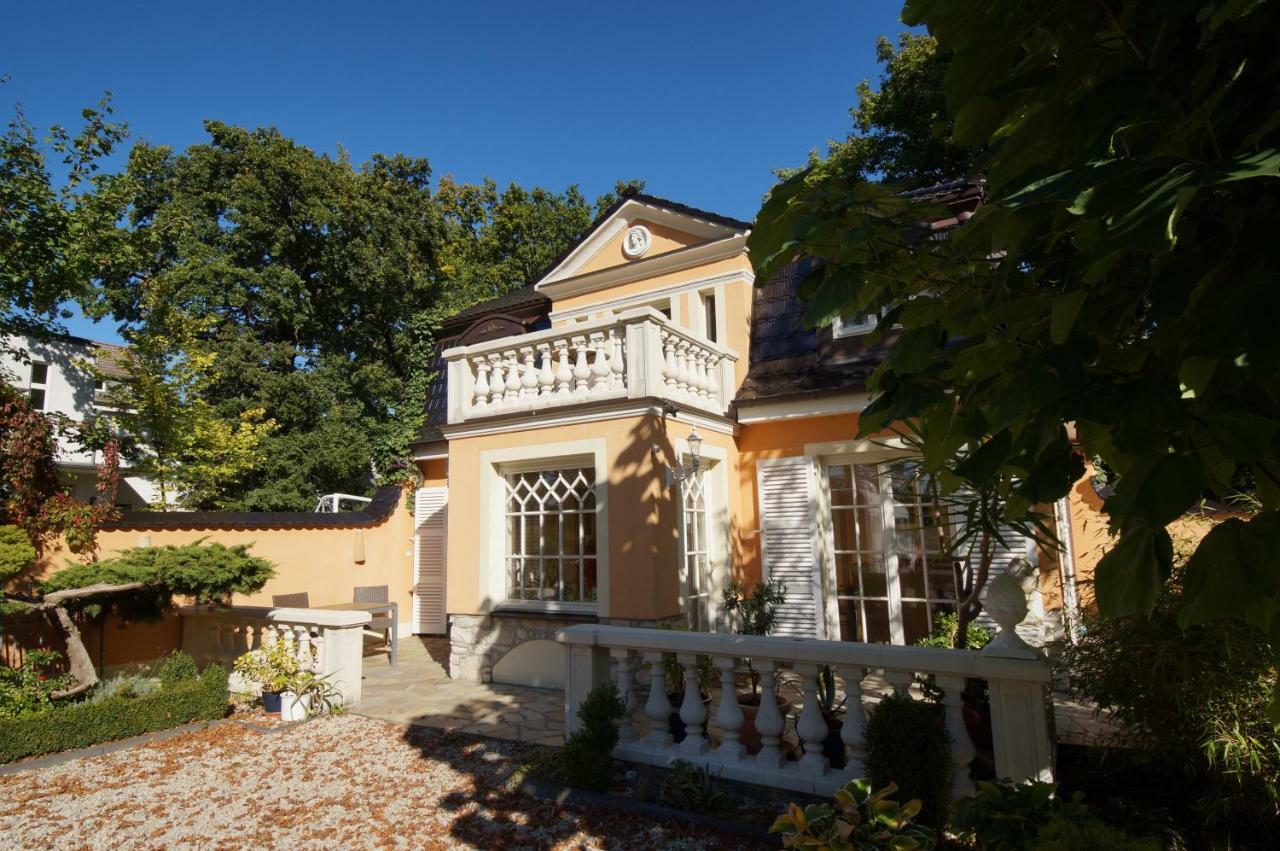 Yacht- , Und Reisemobilhafen "Historisches Faehrhaus" Wendenschloss Berlin Exteriör bild