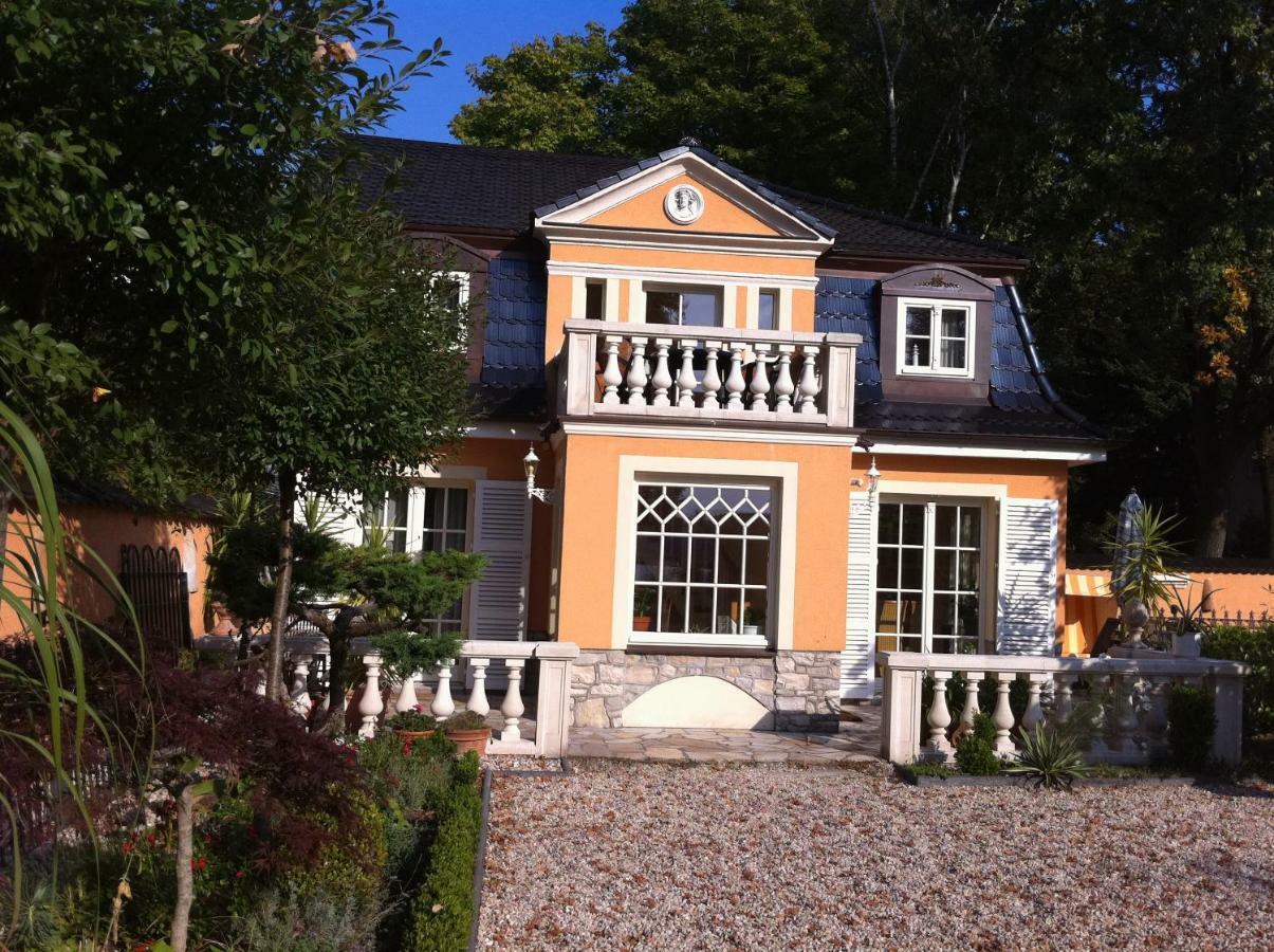 Yacht- , Und Reisemobilhafen "Historisches Faehrhaus" Wendenschloss Berlin Exteriör bild